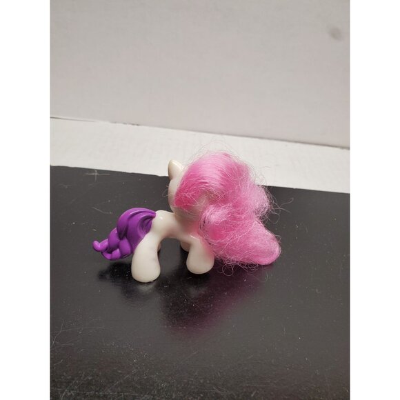 2009 My Little Pony McDonalds Unicorn Sweetie Belle White Pink Hair 2 1/2" - Picture 3 of 5